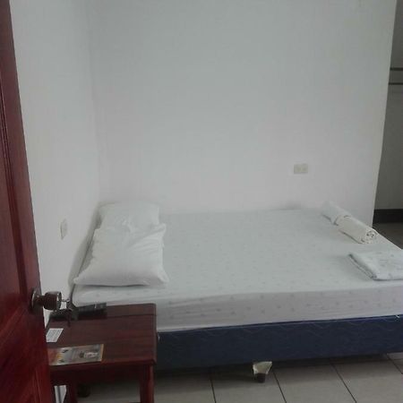 Hostal Don Frank Сан Карлос Екстериор снимка