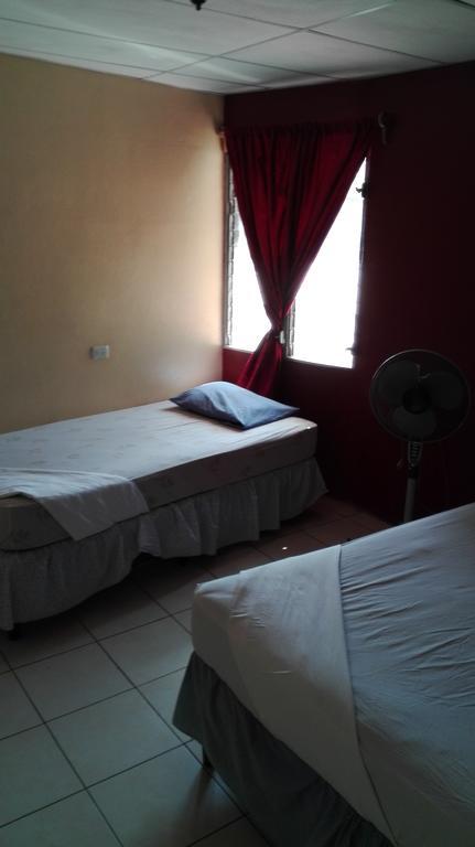 Hostal Don Frank Сан Карлос Екстериор снимка