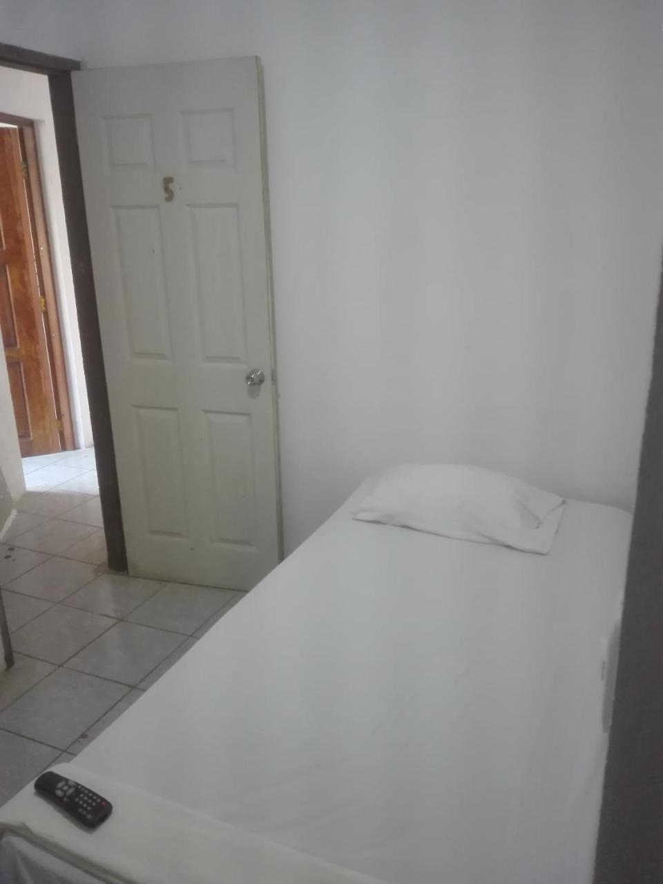 Hostal Don Frank Сан Карлос Екстериор снимка