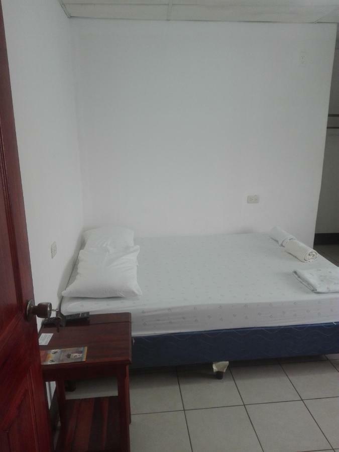 Hostal Don Frank Сан Карлос Екстериор снимка