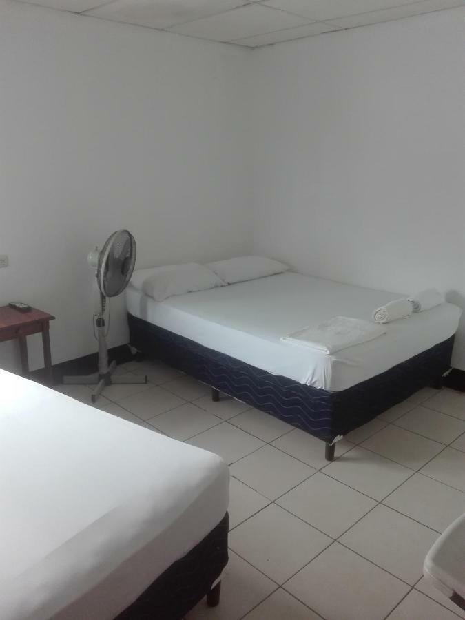 Hostal Don Frank Сан Карлос Екстериор снимка