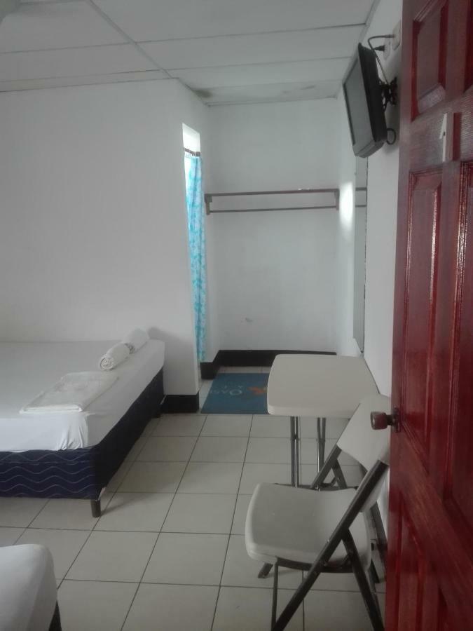 Hostal Don Frank Сан Карлос Екстериор снимка